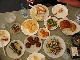 Kleine Teller bei Nikos